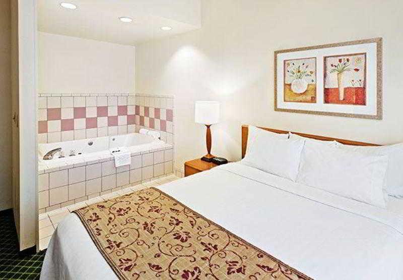 Fairfield Inn & Suites By Marriott San Antonio Airport/North Star Mall Rom bilde